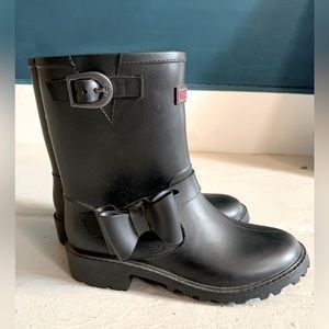 SOLD ELSEWHERE: Girls juicy couture rain boots